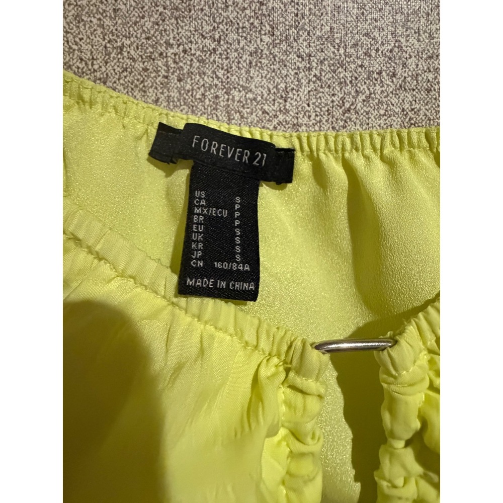 Forever 21 Neon Yellow Puff Sleeve Crop Top Ruched O-Ring Sweetheart Neck Small - Picture 3 of 5